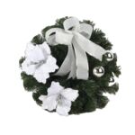 Wianek dekorowany na srebrno 45 cm