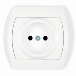 Gniazdo pojedyncze bez uziemienia LunaLuxe białe