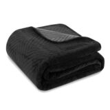 Narzuta Caden 200 x 220 cm jodełka welurowa czarny