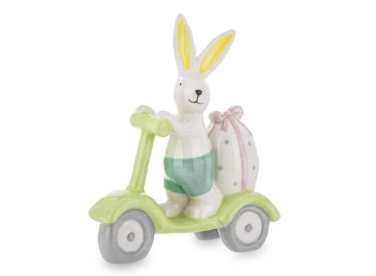 Figurka zając na zielonej hulajnodze 19 x 6,5 x 15 cm