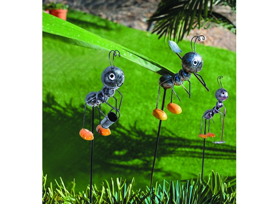 Dekoracja metalowa figurka mrówka 83 cm