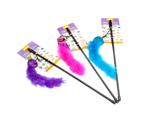 Wędka dla kota piłka z ogonkiem fioletowa