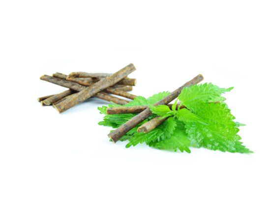 Pałeczki drobiowe z pokrzywą 50 g Maced