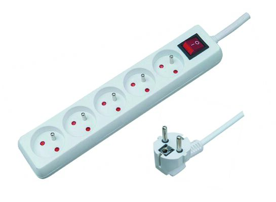 Przedłużacz 5 gniazd 1,5 m z uziemieniem z przesłonami gniazd z włącznikiem biały ELEKTRO