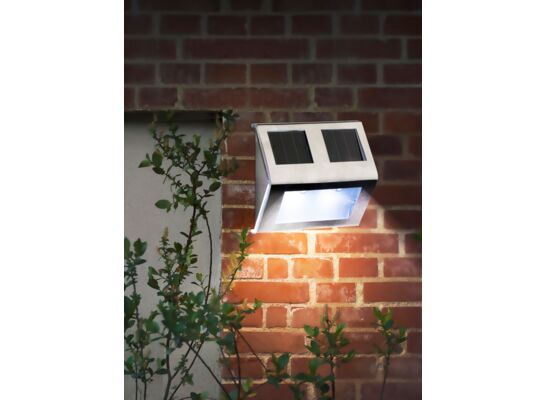 Światło solarne schodowe