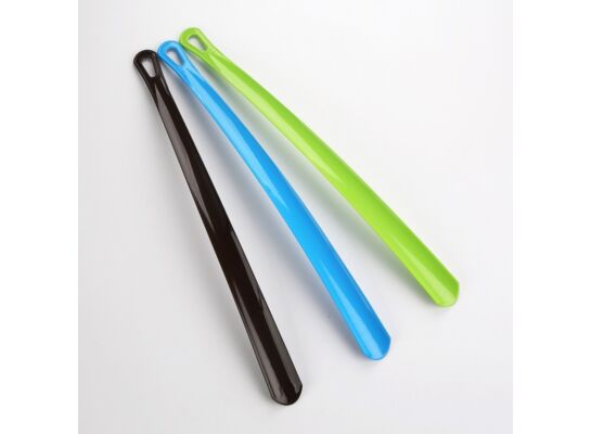 Łyżka do butów plastikowa 60 cm mix kolor